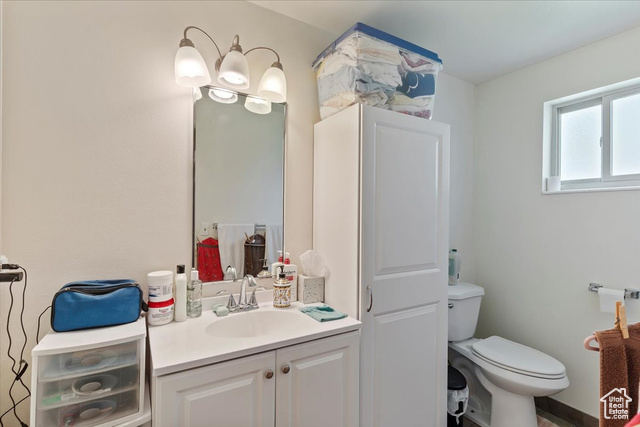 Photo 19 for MLS #2108119 at 896 E 40th St