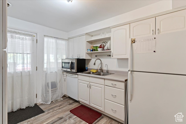 Photo 5 for MLS #2108119 at 896 E 40th St
