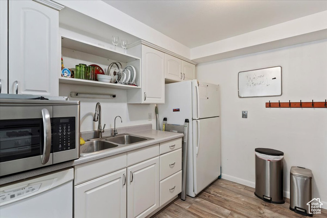 Photo 6 for MLS #2108119 at 896 E 40th St