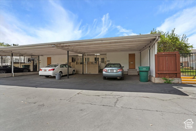 Photo 21 for MLS #2108119 at 896 E 40th St