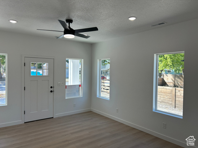 Photo 4 for MLS #2108129 at 916 W 500 South