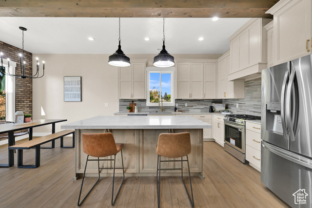 Photo 10 for MLS #2108137 at 553 Center Ave