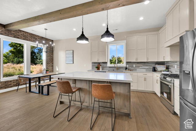 Photo 15 for MLS #2108137 at 553 Center Ave