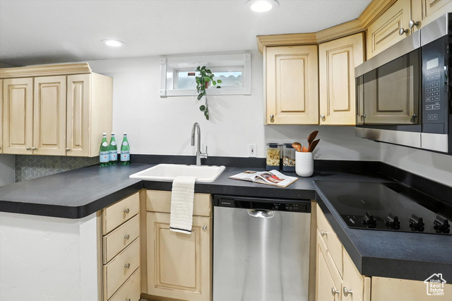 Photo 31 for MLS #2108151 at 1411 E Woodland Ave