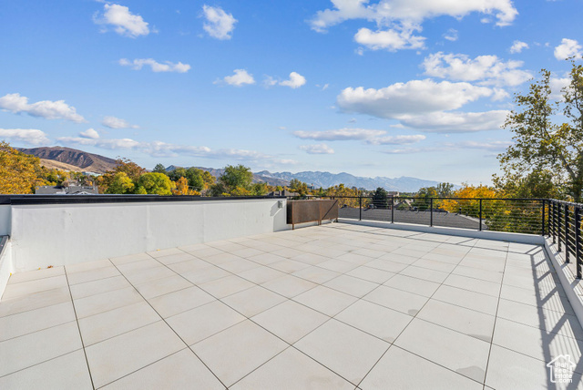 Photo 37 for MLS #2108154 at 860 E 3rd Ave #6