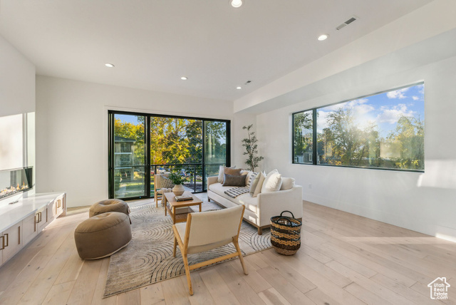 Photo 18 for MLS #2108154 at 860 E 3rd Ave #6