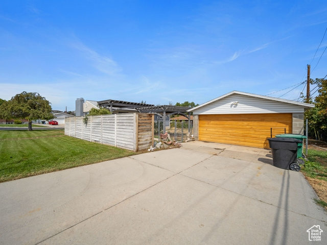 Photo 3 for MLS #2108226 at 5597 S Hillside Dr