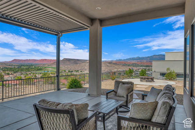 Photo 8 for MLS #2108230 at 284 W Sir Monte Dr