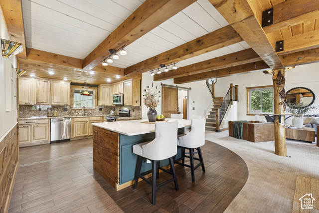 Photo 8 for MLS #2108247 at 355 Woodland Dr
