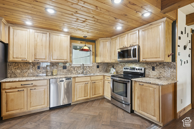 Photo 16 for MLS #2108247 at 355 Woodland Dr