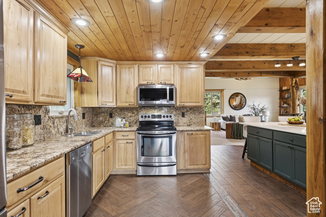 Photo 15 for MLS #2108247 at 355 Woodland Dr