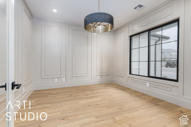 Photo 6 for MLS #2108249 at 2715 E Moorland Dr