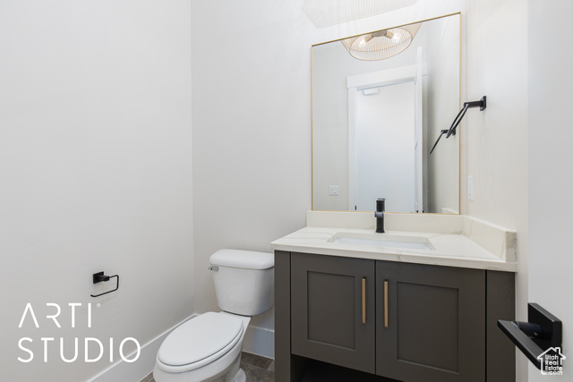 Photo 19 for MLS #2108249 at 2715 E Moorland Dr