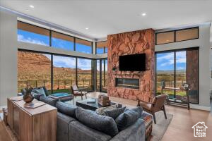 Photo 9 for MLS #2108308 at 705 N Sanctuary Pl