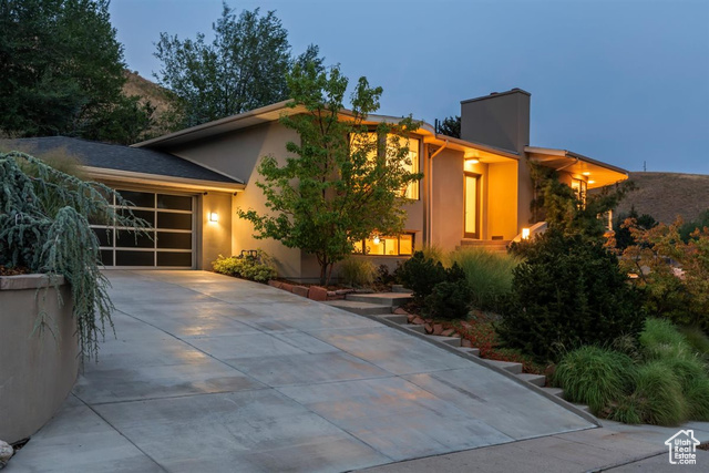 Photo 3 for MLS #2108320 at 938 N Terrace Hills Dr