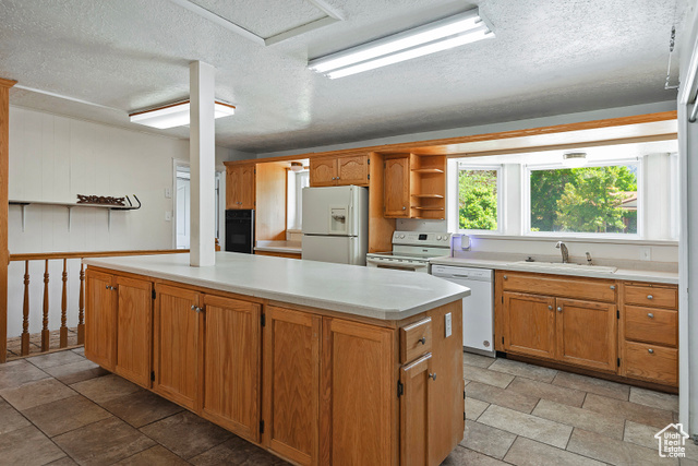 Photo 9 for MLS #2108354 at 2862 E Pamela Dr
