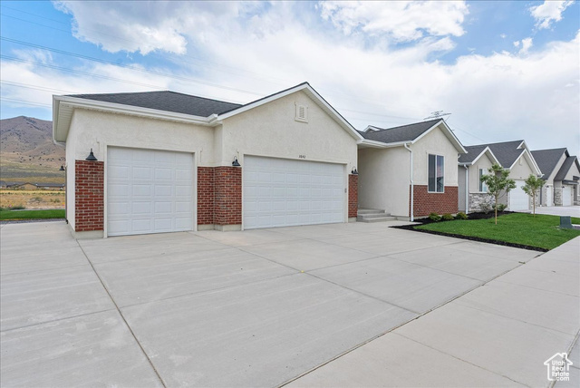Photo 2 for MLS #2108396 at 2305 Morning Glory Way