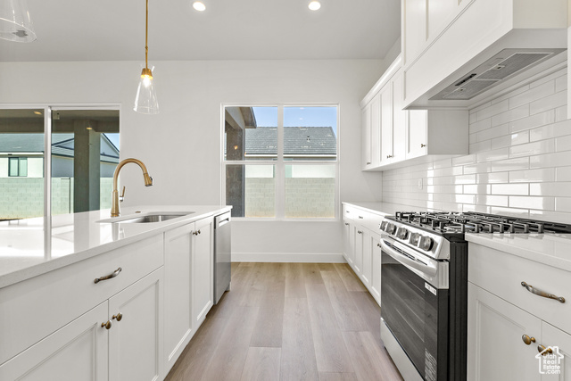Photo 16 for MLS #2108431 at 2941 E Alderann St