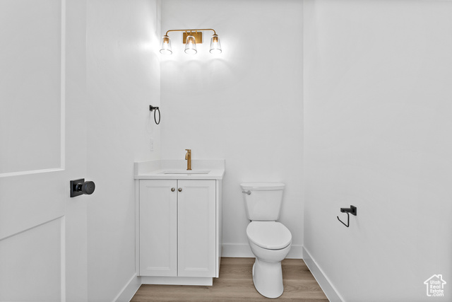 Photo 8 for MLS #2108431 at 2941 E Alderann St