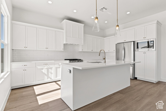 Photo 11 for MLS #2108432 at 2914 E Alderann St