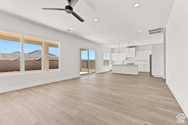 Photo 10 for MLS #2108432 at 2914 E Alderann St