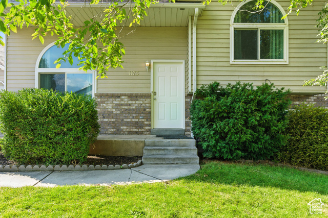 Photo 3 for MLS #2108563 at 1175 W 1420 North