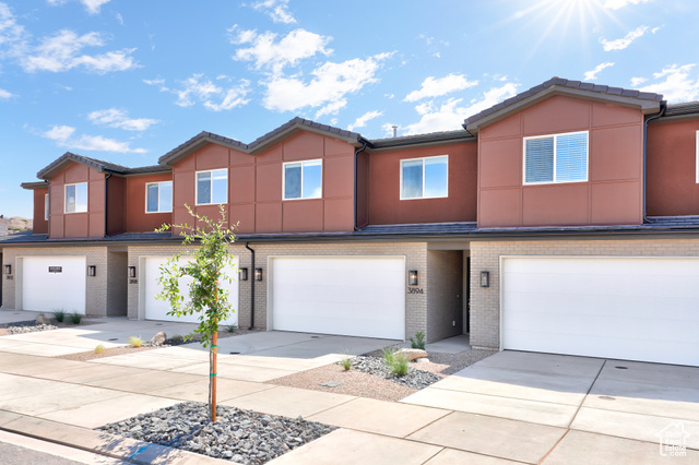 Photo 2 for MLS #2108594 at 3987 E Razor Dr #120