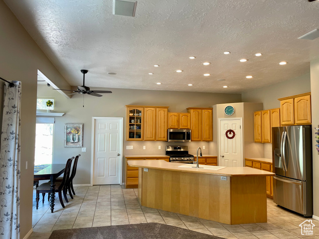 Photo 16 for MLS #2108638 at 1935 E Deere Valley Dr