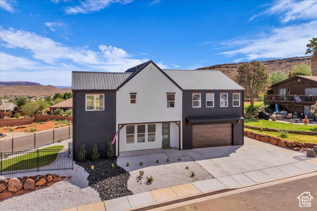 Photo 2 for MLS #2108664 at 2914 E Chapman Cir