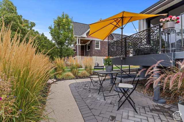 602 N De Soto St