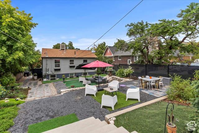 602 N De Soto St