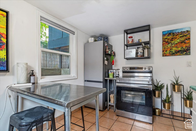 602 N De Soto St