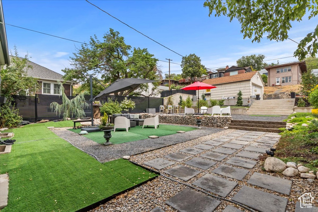 602 N De Soto St