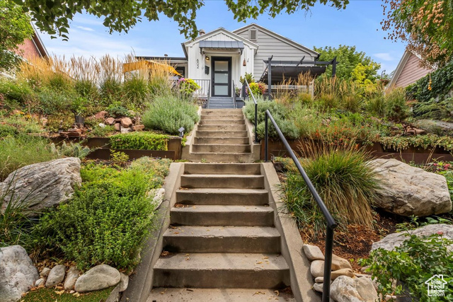 602 N De Soto St