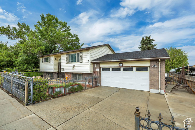 Photo 3 for MLS #2108672 at 3588 W Churchwood Dr