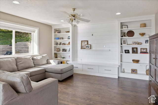 Photo 10 for MLS #2108701 at 1483 E Maple Hills Dr