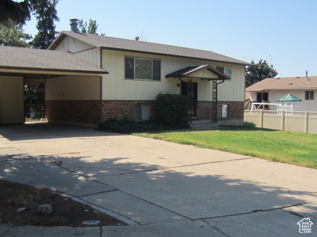 Photo 3 for MLS #2108723 at 1122 E 1250 North
