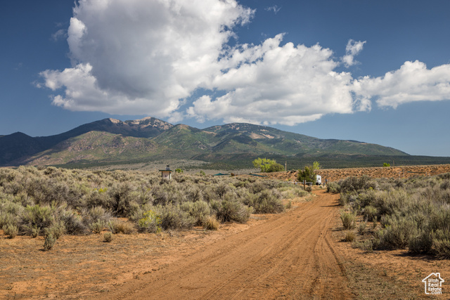 112 S COTTONTAIL AVE, La Sal UT 84530