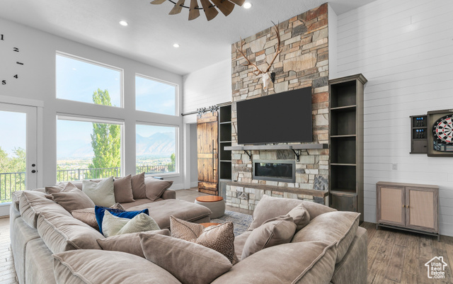 Photo 11 for MLS #2108735 at 2633 Oakridge Dr