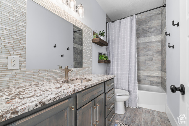 Photo 23 for MLS #2108735 at 2633 Oakridge Dr