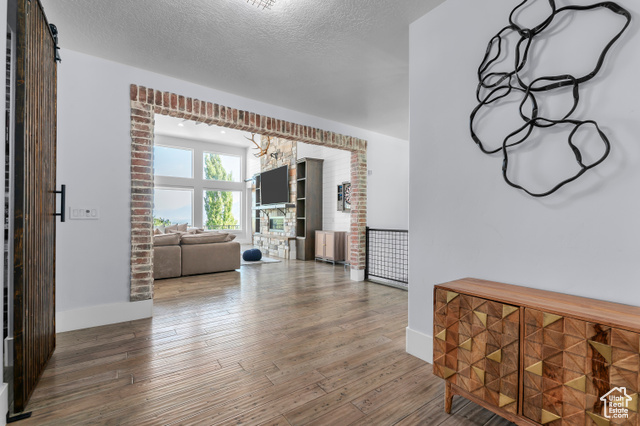 Photo 15 for MLS #2108735 at 2633 Oakridge Dr