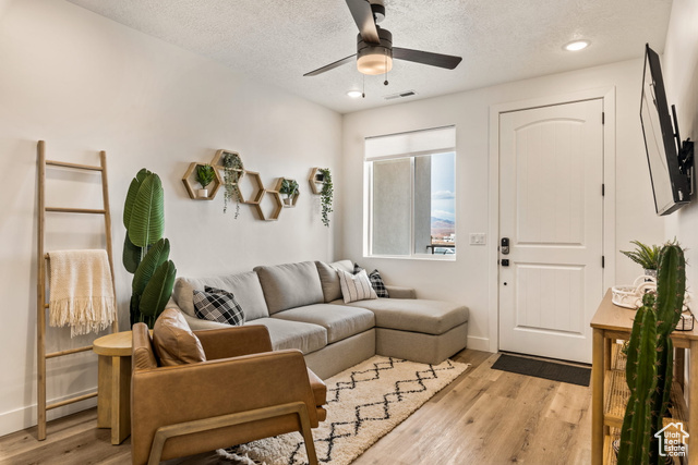 Photo 11 for MLS #2108753 at 5399 E Cerulean Ln #103