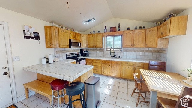 Photo 2 for MLS #2108759 at 79 E 600 North