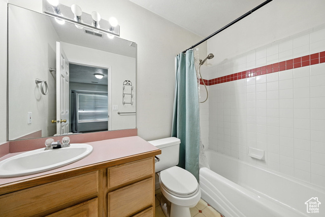 Photo 11 for MLS #2108761 at 272 W 1020 South #B