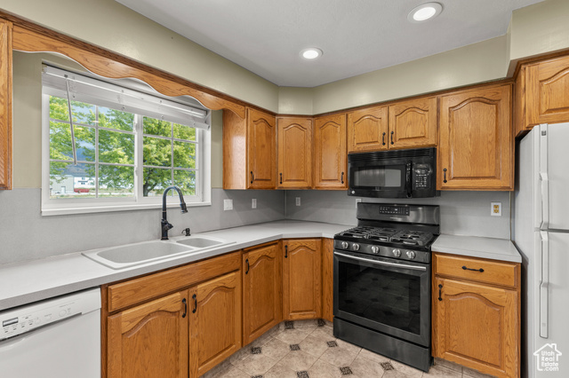 Photo 12 for MLS #2108766 at 560 N 400 West