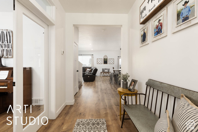 Photo 5 for MLS #2108772 at 1102 S Red Barn View Dr