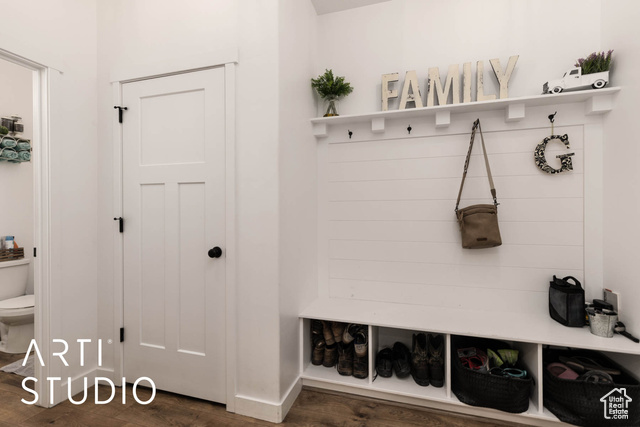 Photo 16 for MLS #2108772 at 1102 S Red Barn View Dr