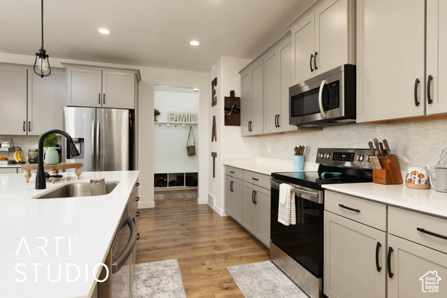 Photo 13 for MLS #2108772 at 1102 S Red Barn View Dr