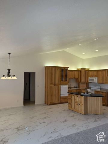 Photo 5 for MLS #2108786 at 310 S 600 East