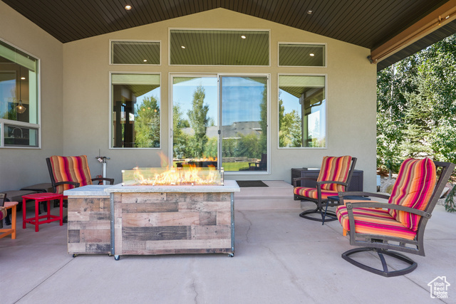 Photo 38 for MLS #2108789 at 818 W Summit Haven Cir
